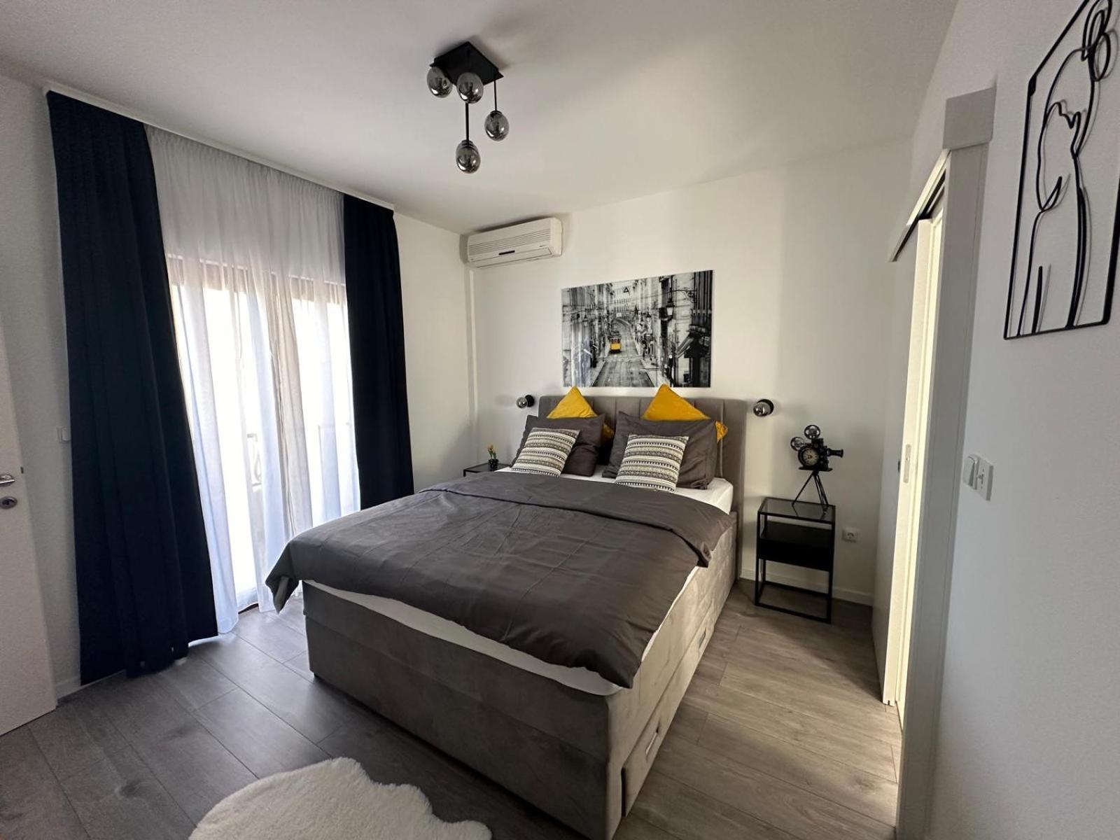 Apartments Villa Sunce Dugi Rat Exterior photo